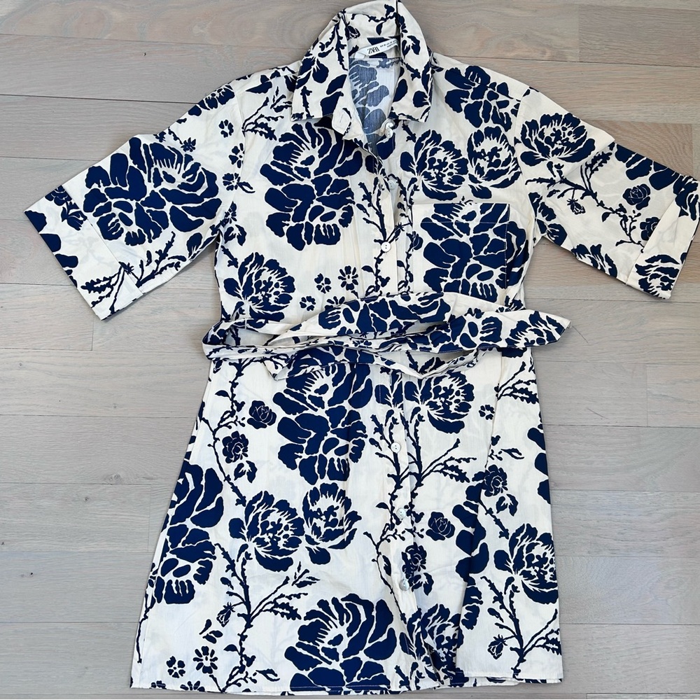 Zara women’s XS Floral Print Dress with Belt